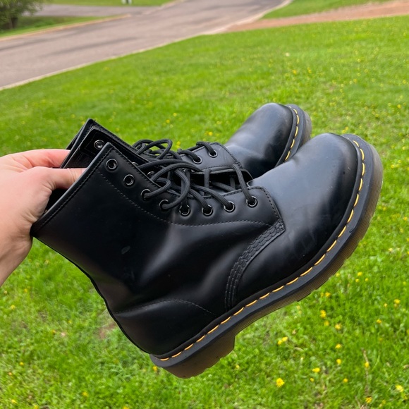 Doc Martens 1460 Women’s Smooth Leather Lace Up Boots. - Picture 1 of 4